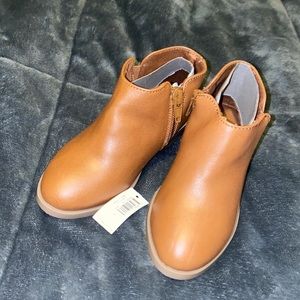 NWT! Brown toddler boots